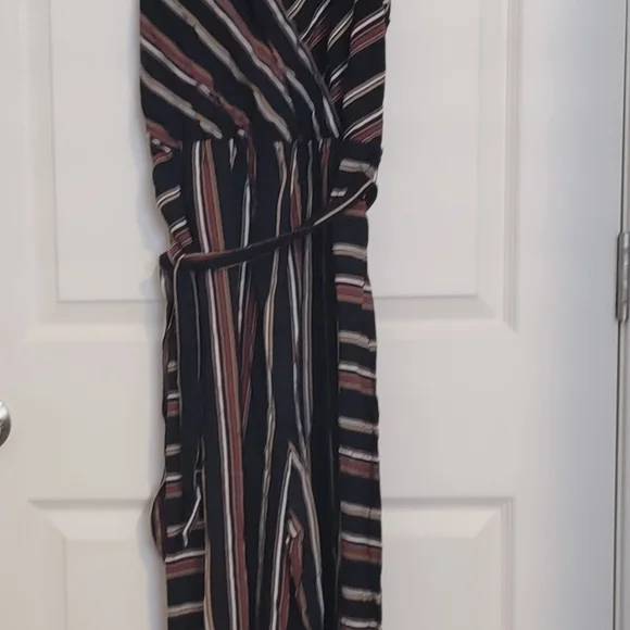 NWT Xhilaration wide leg Belt wrap style black stripe romper sz Medium. - Picture 5 of 7